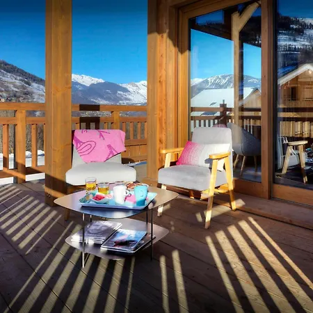 Pajules - Ovo Network Chalet